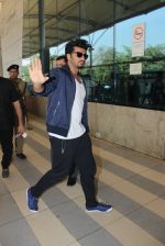 Arjun Kapoor snapped at airport  on 28th Jan 2016